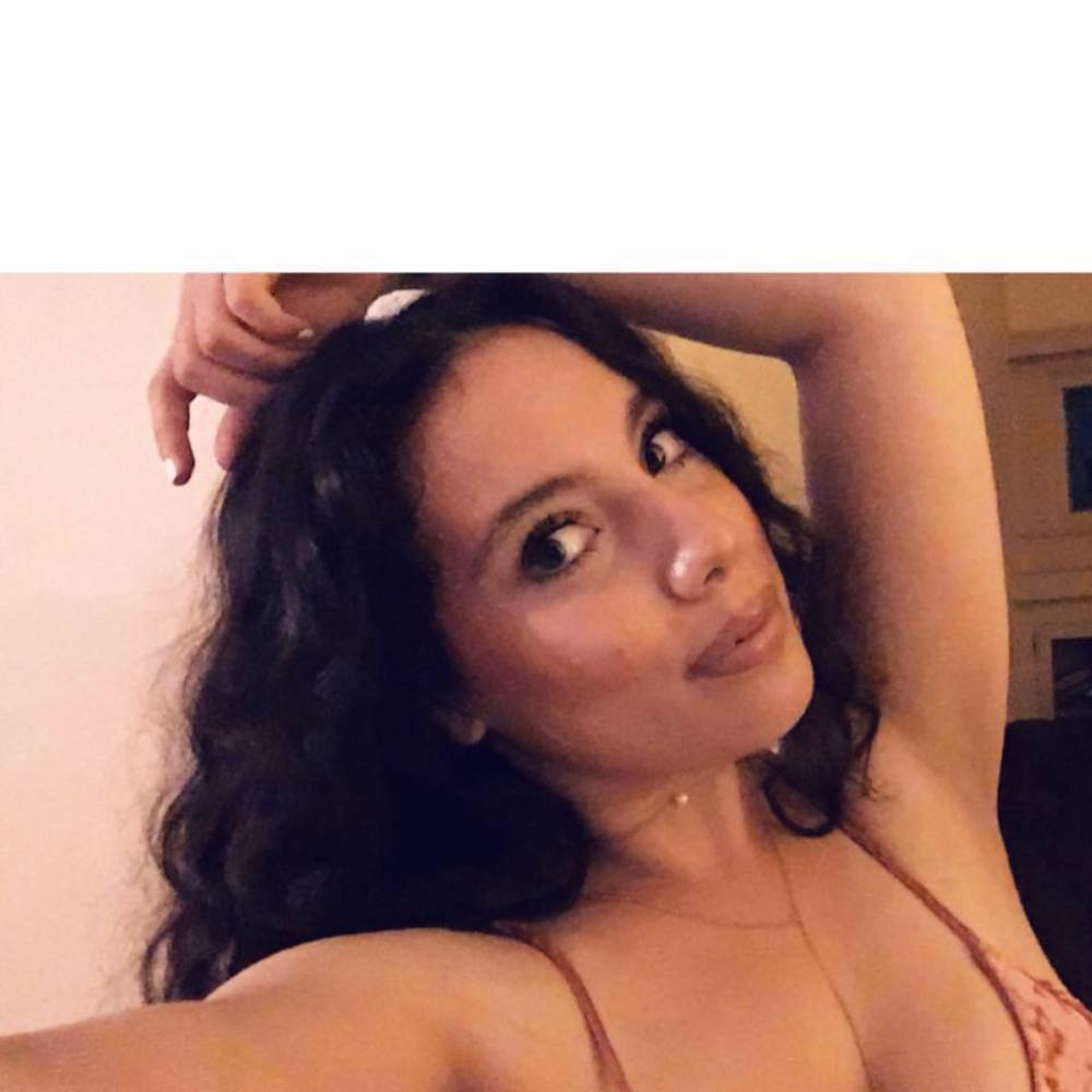 Meet your Posher, Roxana